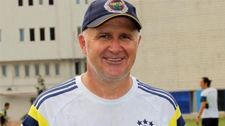 Fenerbahçe futbol takımının altyapı direktörlüğü görevini yürüten efsane isim Şenol Çorluyla da yolların kesin olarak ayrılması bekleniyor. Çorlu, 2008-2009 sezonu itibariyle Fenerbahçede görev yapıyordu.