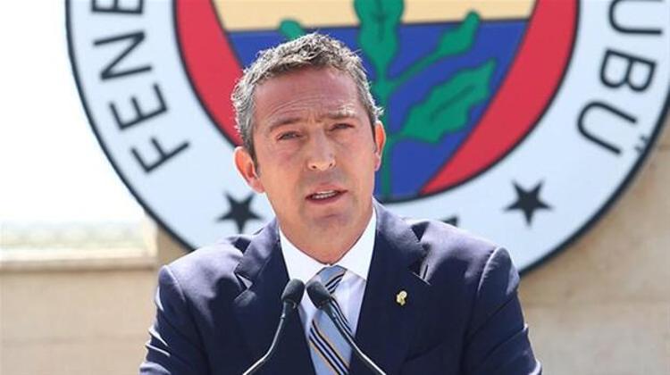 Emre Belözoğlu ile ilgili sözlerine devam eden Ali Koç Ne istendiyse, ne beklendiyse yaptı. İleriye dönük teknik direktörlük konusunda 3 alternatifimiz vardı. Biri Emreyle devam etmek, biri yabancı ve tecrübeli bir teknik adam altında Emre Belözoğlunun tecrübe kazanması...