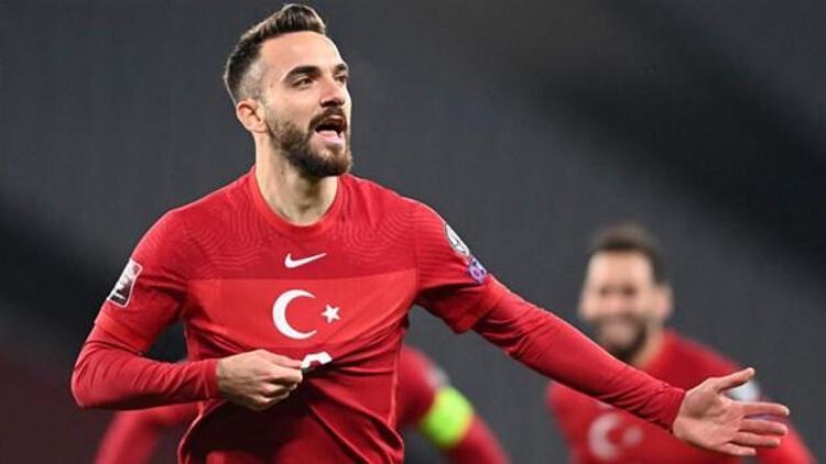 Düsseldorf ile sözleşmesi sona eren Kenan Karaman, ayrılığı resmen açıklarken Beşiktaş yönetimi de milli yıldızla temasları hızlandırdı. Siyah-beyazlıların 800 bin Euro artı bonus teklifine karşılık 1.2 milyon Euro isteyen 27 yaşındaki golcünün menajeri İstanbula davet edildi. Orta yolu bulmak isteyen Beşiktaş, transferi 1 hafta içerisinde noktalamayı hedefliyor. Kenan Karamanla Galatasaray da ilgileniyor (Sabah)