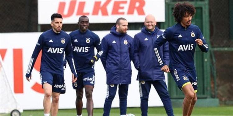 Fenerbahçe Aboubakarın işini bitirdi Luiz Gustavo, Sosa, Harun Tekin, Sörloth ve Vedat Muriç transferinde son dakika