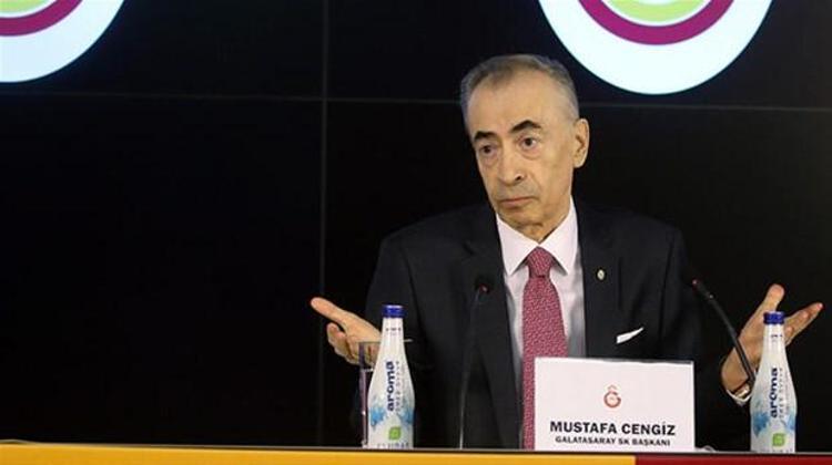 Galatasarayda büyük bir kriz yaşanıyor. Galatasaray Başkanı Mustafa Cengiz geçtiğimiz gün yaptığı basın toplantısında Galatasaray Teknik Direktörü Fatih Terime sert sözlerle yüklenmişti. Cengiz, Fatih Terim ile göreve devam etmeyeceğini açıklamıştı.