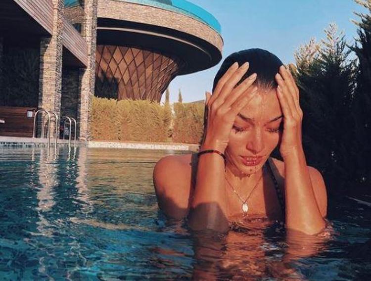 Hande Erçel ile babasının benzerlikleri şaşırttı