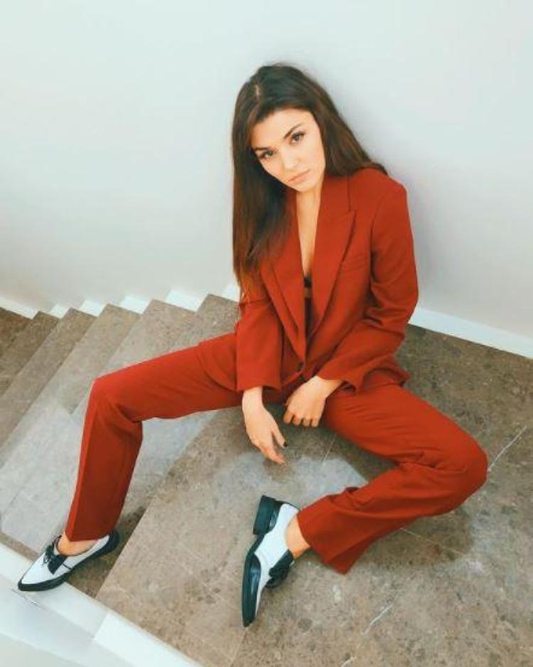 Hande Erçel ile babasının benzerlikleri şaşırttı