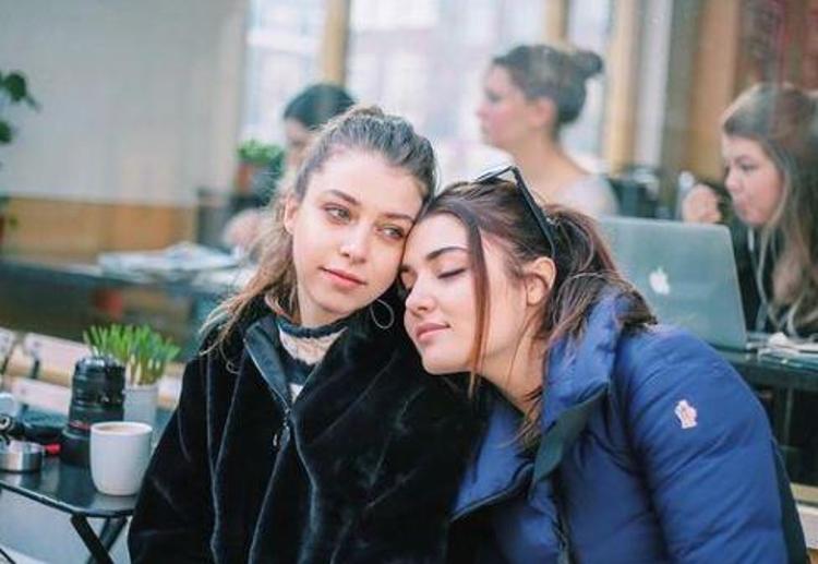 Hande Erçel ile babasının benzerlikleri şaşırttı