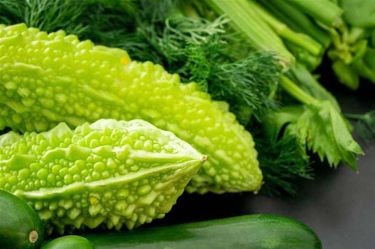 Kudret narı tüketirken dikkat edilmesi gereken en önemli nokta çekirdekleri sayılabilir. Çekirdekleri için zehirli olabileceği şeklinde görüşler vardır. Bu yüzden kürler hazırlanırken muhakkak kudret narı çekirdekleri temizlenmelidir.