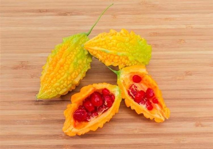 Kandaki zehri atan süper besin Etkisi inanılmaz: Sindirim sistemine, yanıklara, yaralara, iltihaplara, romatizmaya, varise ve guatra deva...