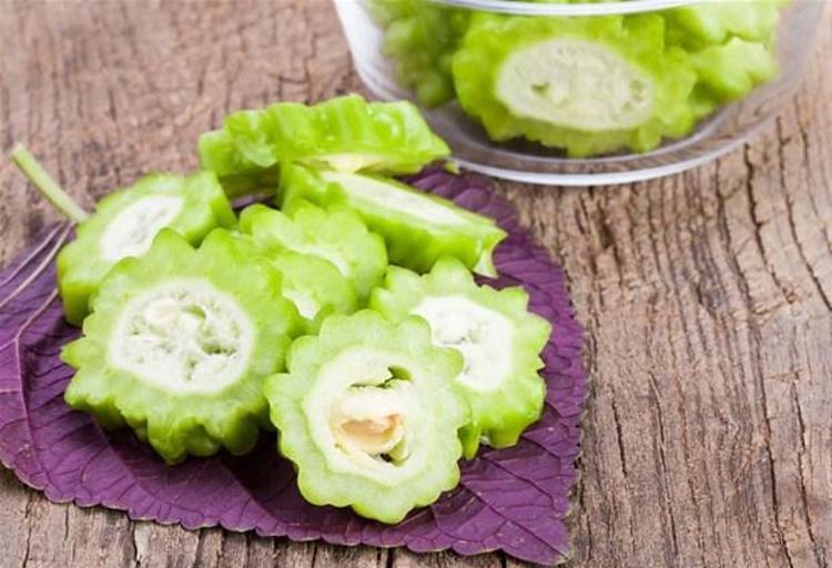 Fakat kudret narının bu faydasının uzun sürmesini istiyorsanız en az bir ay boyunca bu küre devam etmeniz gerekir. Bu şekilde kudret narı tüketmek; ülser, gastrit, kolit, reflü, kabızlık ve hazımsızlık gibi hastalıklarına iyileşmesini sağlar.