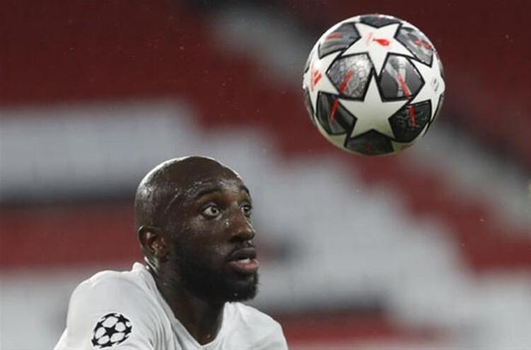 Sözleşmesi süren Samatta, Ademi, Cisse ve Thiamın gönderilmesi gerektiğini düşünen genç teknik adamın aklındaki ilk isim Marega. Fenerbahçeye ise sürpriz bir teklif geldi.