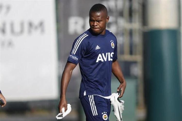 Önümüdeki sezonun kadro planlamasını yapan Fenerbahçede forvet konusu önelik durumunda. Fenerbahçe, özellikle Samattadan istediği verimi alamazken diğer hücumcuların katkısı sınırlı oldu.