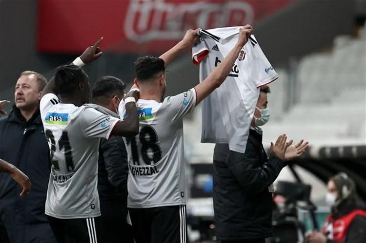 Başarılı teknik adam Rodgersın o bölgeye takviye yapılmaması halinde Ghezzal’ı kadrosuna dahil edeceği aktarıldı.