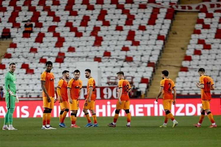 Antalyaspor - Galatasaray maçından sonra dikkat çeken ifade Futbol kahrından intihar ederdi