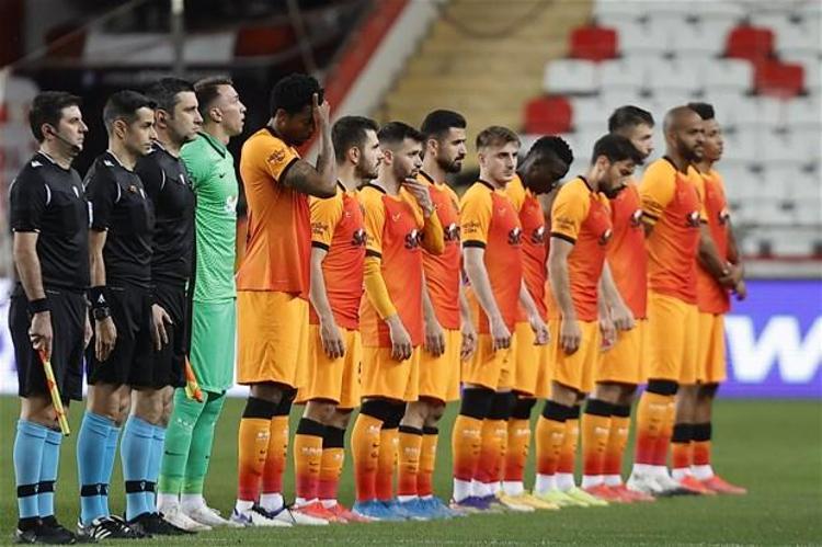 Maç günü geldi, sahaya çıktı, galibiyet golünü attı. Çok önemli bir futbolcu. Önemli bir 9 numara olduğunu bir kez daha gösterdi.