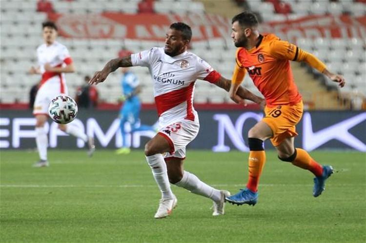 Antalyaspor - Galatasaray maçından sonra dikkat çeken ifade Futbol kahrından intihar ederdi