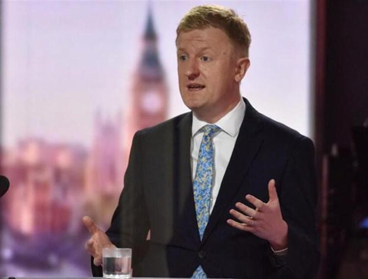 İngiltere Spor Bakanı Oliver Dowden, konuyla ilgili olarak, UEFA ve İngiltere Futbol Federasyonu ile görüştük. Avrupa Süper Ligine katılımlarını engellemek için her şeyi yapacağız. Yönetişim reformundan, rekabet hukukuna ve futbolun kurallarına kadar her şeyi inceliyoruz. dedi.