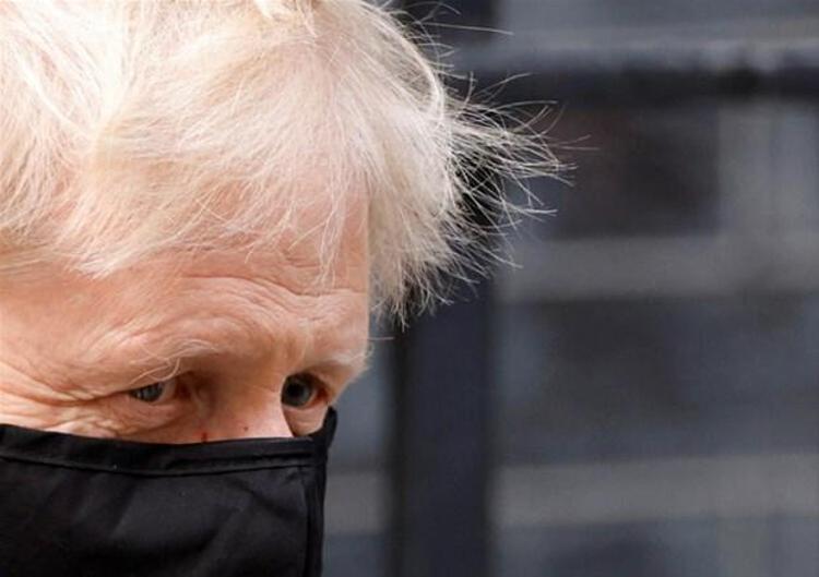 İngiltere Başbakanı Boris Johnson, Avrupa Süper Liginin gerçekleşmesini önlemek ve İngiliz kulüplerinin katılımını engellemek için yeni yasalar getirme sözü verdi. İngiltere Başbakanı, Hükümetimiz, Avrupa Süper Lig projesini bitirecek. Hatta bu ülkede Avrupa Süper Ligi maçı oynanmasını yasaklayacağım. ifadelerini kullandı.