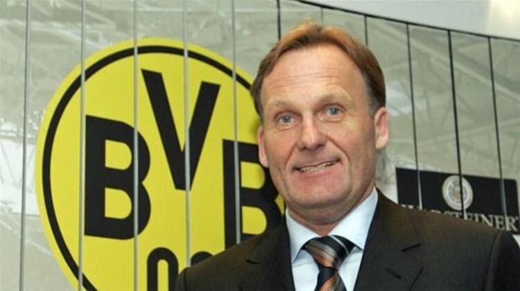 Fransadan PSGin yanı sıra Alman devleri B.Münih ve B.Dortmund bu organizasyonu içinde yer almayacaklarını duyurdu. Borussia Dortmund CEOsu Hans-Joachim Watzke: B.Münih ile birlikte Süper Lige katılım çağrısını reddettik. Sonuna kadar planlanan Şampiyonlar Ligi reformuna sadık kalacağız