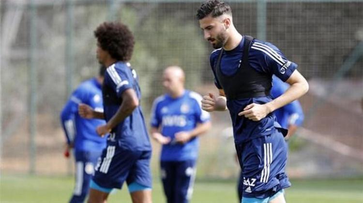 Yaz transfer döneminde kadrosuna kattığı Thiam, Cisse, Samatta, Valencia ve Kemal Ademiden istediği performansı alamayan Fenerbahçe, ara transfer döneminde Ademiyi Karagümrüke kiralamıştı.