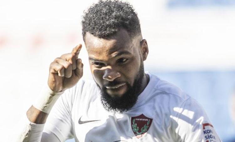 Fenerbahçeyi pişman etti Aaron Boupendza ezeli rakibe...