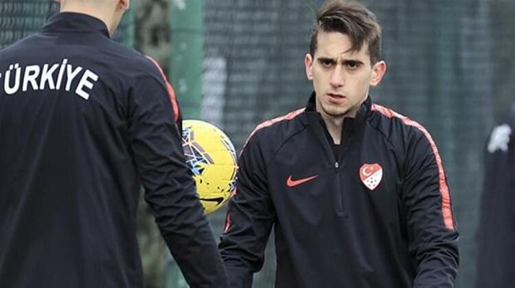Altyapıda antrenmanlara çıkan genç oyuncunun teknik sorumlu Emre Belözoğlu ile de arasının iyi olduğu biliniyor. Belözoğlu, futbolcu olarak son maçı olan Ç.Rizespor karşılaşmasında oyundan çıkarken kaptanlık bandını Ömer Faruk Beyaza takmıştı. Belözoğlu, sportif direktör olarak Ömer Faruku ikna edemedi.