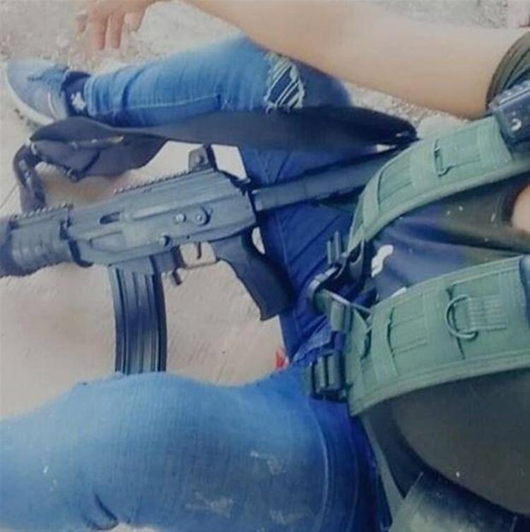 Gaddarlığıyla tanınan La Cholita, videoda CJNGnin başındaki Nemesio Oseguera Cervantesin bir kamyoneti bırakıp korkak gibi kaçtığını söyleyerek alay ediyor.