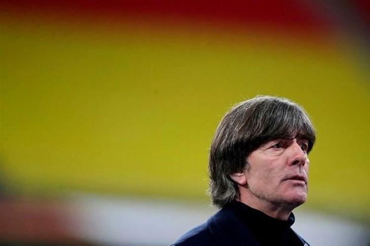 Joachim Löwün çok önceden biliyordum Almanyayı bırakacağını. Mesutu Almanya kazandırmış, Fenerbahçeyi seviyor. Sağdan soldan Löwle anlaşıldığını duyuyorum. Ben söylediğimde herkes kızdı.