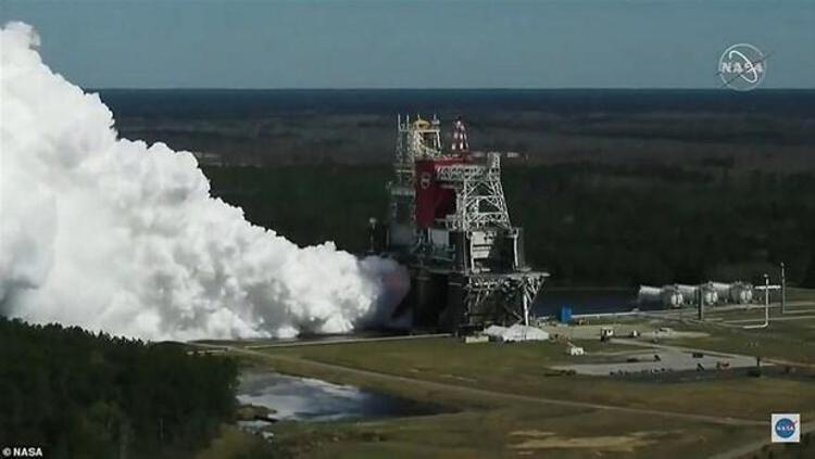 Honeycutt, yaklaşık 8 dakika boyunca çalıştırılan SLS motorlarının yapılan testlerde istenilen performansı gösterdiğini kaydetti. SLS roketinin, Floridadaki Kennedy Uzay Merkezine gönderilmesi ve daha sonra da Orion uzay aracına entegre edilmesi bekleniyor.