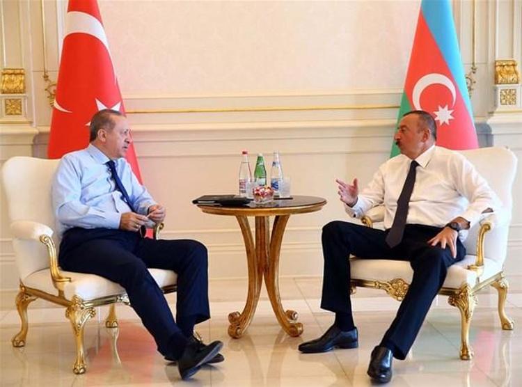 Şubat 2021de ise Azerbaycan savaş uçaklarında kullanılmak üzere yüksek isabet seviyesine sahip SOM Seyir Füzesi satışı için imzalar atıldı.