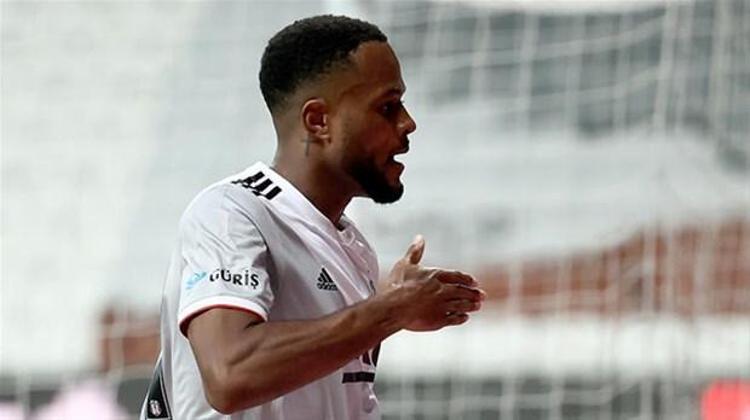 Larin’e 10 milyon euroluk teklif geldiğinde yönetim bunu bonuslarla pazarlıklarla 15’e çıkarabilir dediğimde 2 milyon Euro etmeyecek adamı abartıyorsun diyorlardı bana. Hadi ben abartıyorum İngiliz kulüpleri de mi abartıyor Larin, Güven ile birlikte en çok teklif alan isimdi. Larin önemli bir aşama kaydetti. Ondaki değişim enteresan.