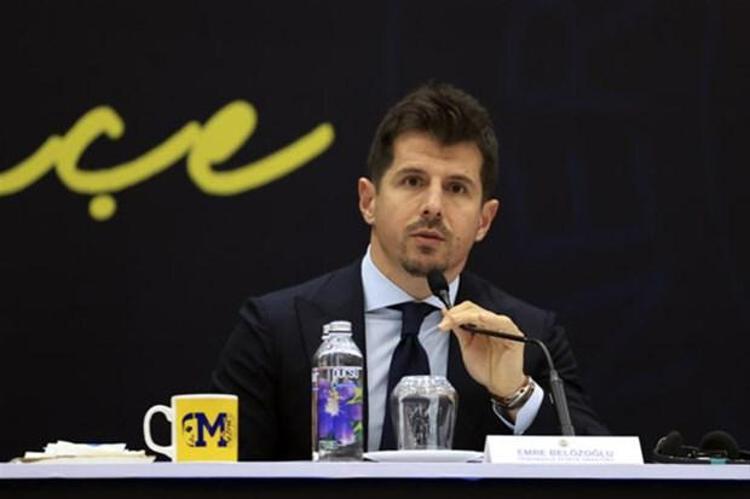 Fatih Hoca bir futbolcuya telefon edip, “Ben Fatih Hoca” dediğinde akan sular dururdu. Şimdilerde telefonda ve transferde yeni moda, “Ben Emre Abin”... Bir dönemler akan sular dururken, şimdi o akan sular yönünü değiştirdi gibi...