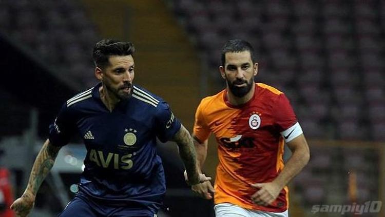 Uzun bir süre sarı kırmızılıların kalesini koruyan eski futbolcu Aykut Erçetin: Gönül ister ki rekabet sahada kalsın ama ara transfer döneminden kalan bazı atışma tarzı diyaloglar maçın önüne geçer mi bilemem... Geçmemesini umut ediyorum..