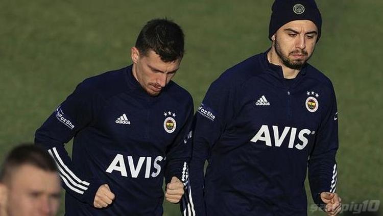 Ligde oynadığı son 9 karşılaşmada mağlubiyet yaşamayan ve 8 galibiyet ile 1 beraberlik elde eden Fenerbahçe, derbiyi kazanarak şampiyonluk yolunda önemli bir adım atmak istiyor..