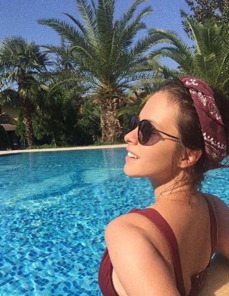 Masumlar Apartmanının Nerimanı sosyal medyada bambaşka İşte Gizem Katmerin paylaşımları...