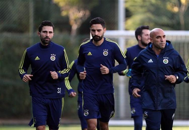 30 yaşındaki orta saha Almanyada yeni formasıyla futbola dönmeye hazırlanıyor.