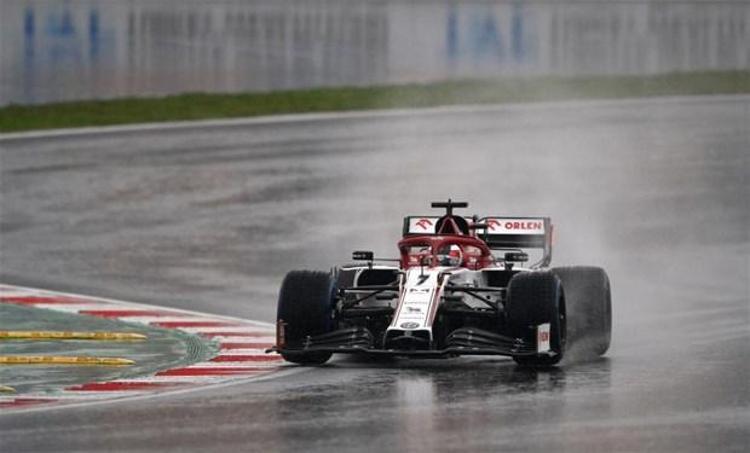 Pilotlar klasmanı lideri Lewis Hamilton, dünkü antrenman seansınlarının ardından pistin çok kaygan olduğu konusunda şikayette bulunurken, birçok pilot da Büyük Britanyalı yıldıza destek verdi.