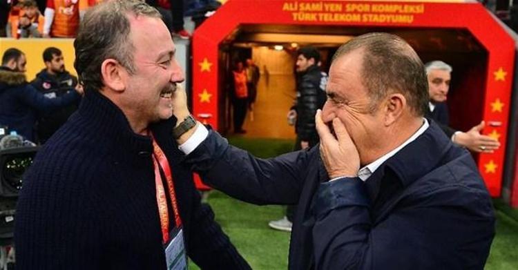 İki hocanın da yönetimlere tavırlı olmasının doğru olmadığını belirten Uluç...