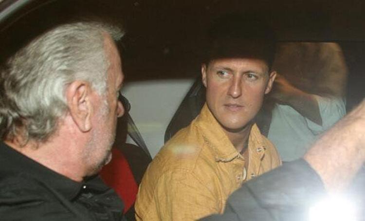 Formula 1in efsane pilotu Michael Schumacher, 2013 yılında Alp Dağlarında geçirdiği talihsiz kayak kazası sonrası 7 yıllık bir koma, yoğun bakım ve hassas tedavi süreci içerisinde bulunuyor.