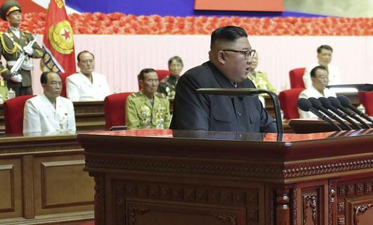 Sağlık durumu hakkında çeşitli söylentiler ortaya atılan ve en son komada olduğu iddia edilen Kim Jong-un, hafta içinde İşçi Partisinin politbüro toplantısında boy göstermişti.
