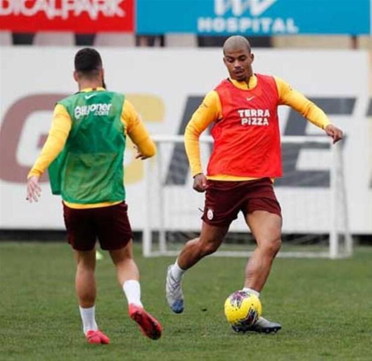 Siyah-beyazlı takım, yıldız futbolcunun bonservisini elinde bulunduran Southamptona resmi teklifini iletti.