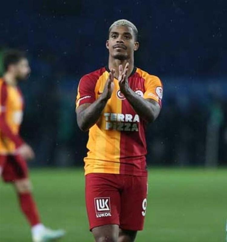 Galatasarayda geleceği merak edilen isimlerden biri takımda kiralık olarak forma giyen isimlerden olan Mario Lemina...