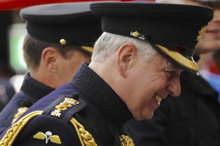 FBI duyurdu dünyada şok etkisi yarattı Ghislaine Maxwell tutuklandı...