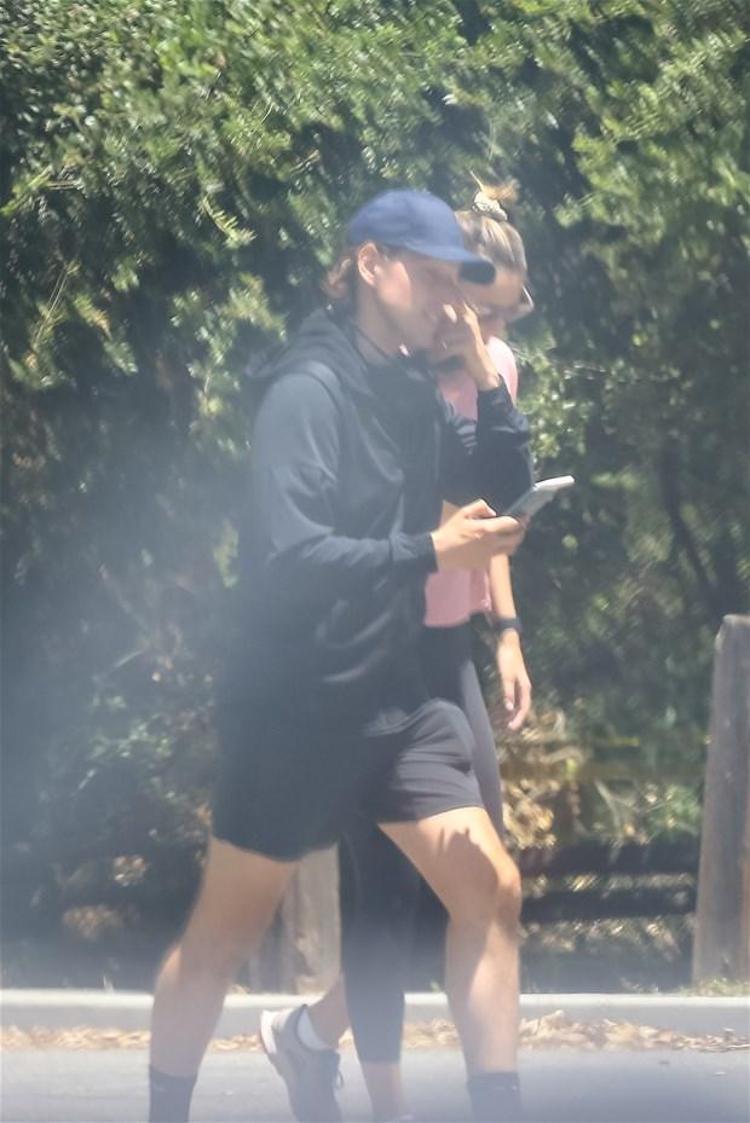 Maria Sharapova yürüyüşte