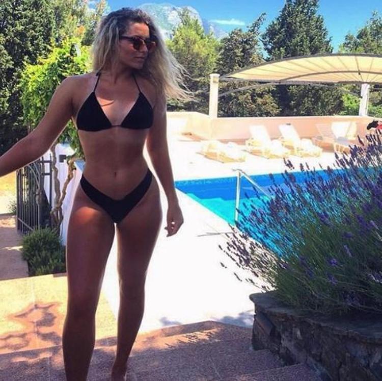 Yeni profesyonel olan ve henüz ana turnuvalarda 10 maça çıkan Mrcela, Instagramda kısa zamanda geniş hayran kitlesi yakaladı.