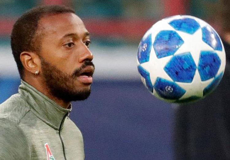 Kiknadze; Maalesef bu konu kapandı. Ona büyük bir sempati duyuyorum. Kendisi, Lokomotive çok şeyler katmış, büyük bir futbolcu. Ancak Manu gibi bir oyuncuyu yedek oturtamazsınız. Eğer Krasnodara gideceğine yönelik iddialar doğruysa kendisine orada başarılar dilerim. Krasnodar için faydalı olacağını düşünüyorum. şeklinde konuştu.