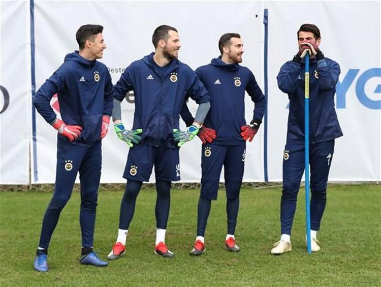 Ancak bunlardan en önemlilerinden biri kalecilerinin vasat performansı.