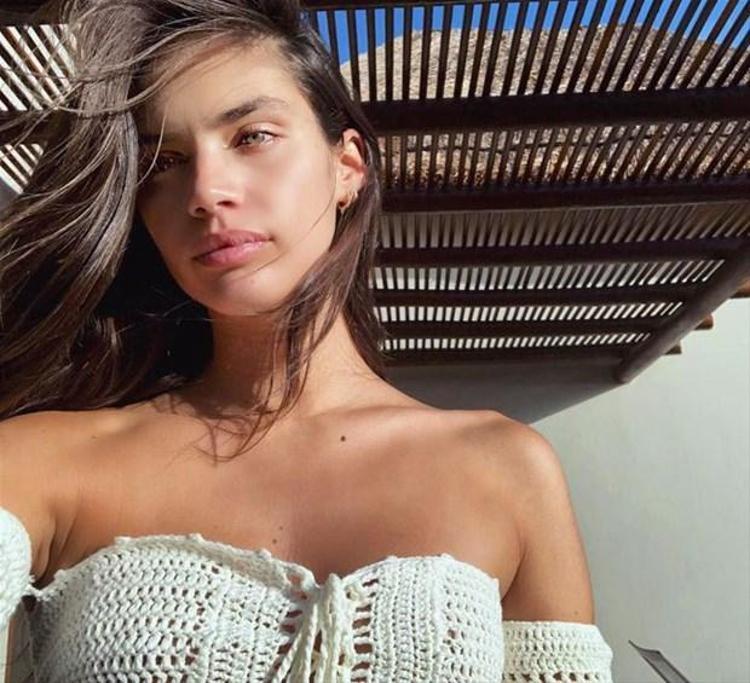 Sara Sampaio formunu spora borçlu
