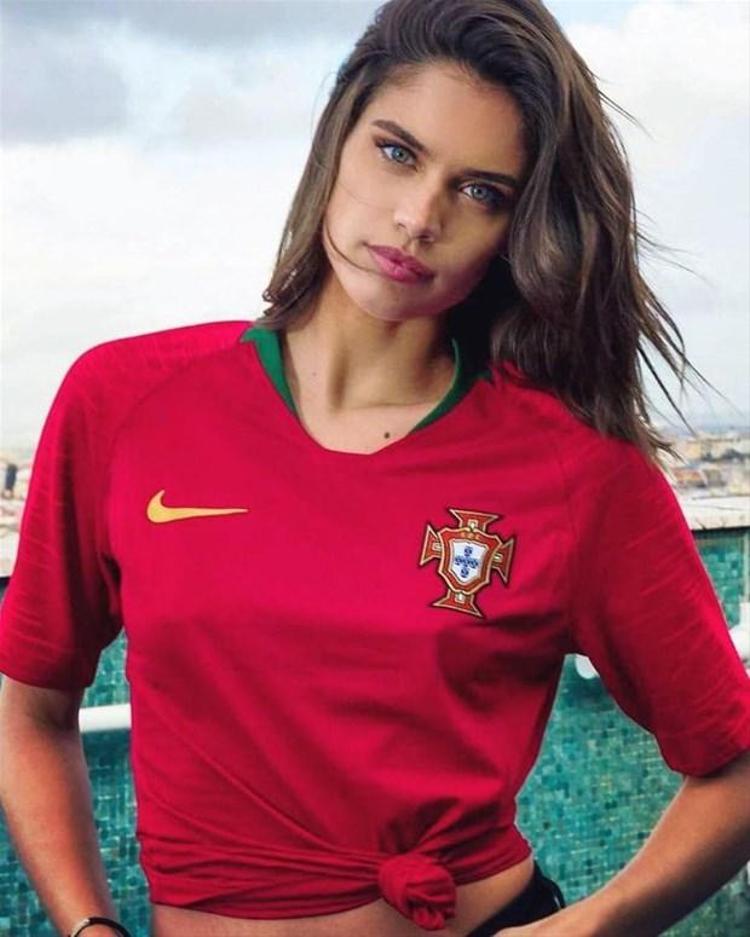 Sara Sampaio formunu spora borçlu