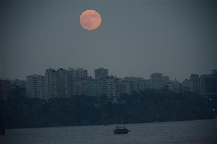 Antalyada dolunay