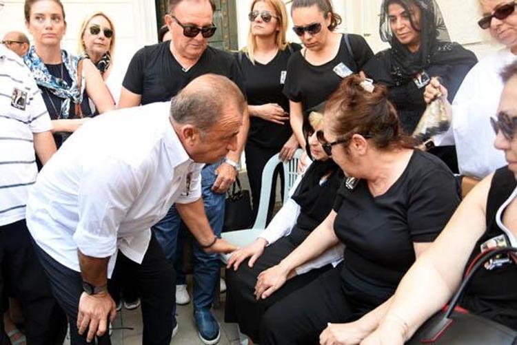 Ümit Kayıhan son yolculuğuna uğurlandı