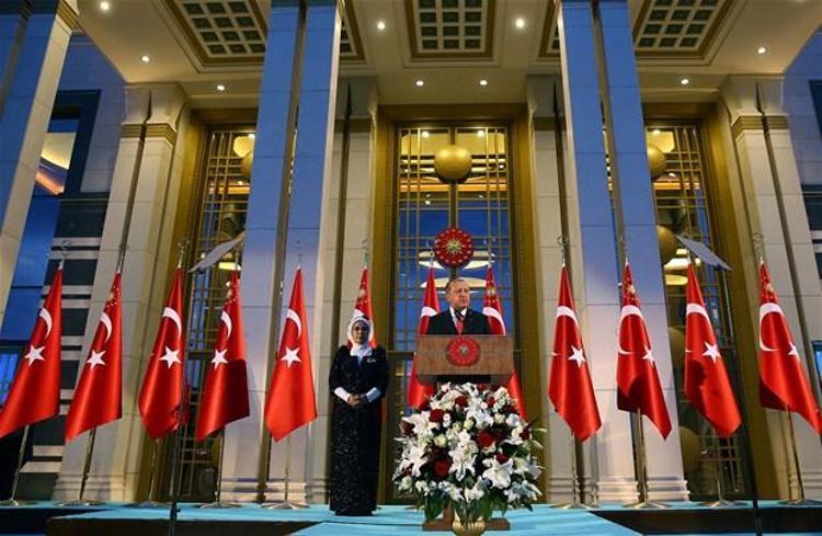 Cumhurbaşkanı Recep Tayyip Erdoğan, 30 Ağustos Zafer Bayramı ve Türk Silahlı Kuvvetleri Günü dolayısıyla Başkomutan sıfatıyla Cumhurbaşkanlığı Külliyesi’nde bir resepsiyon verdi.