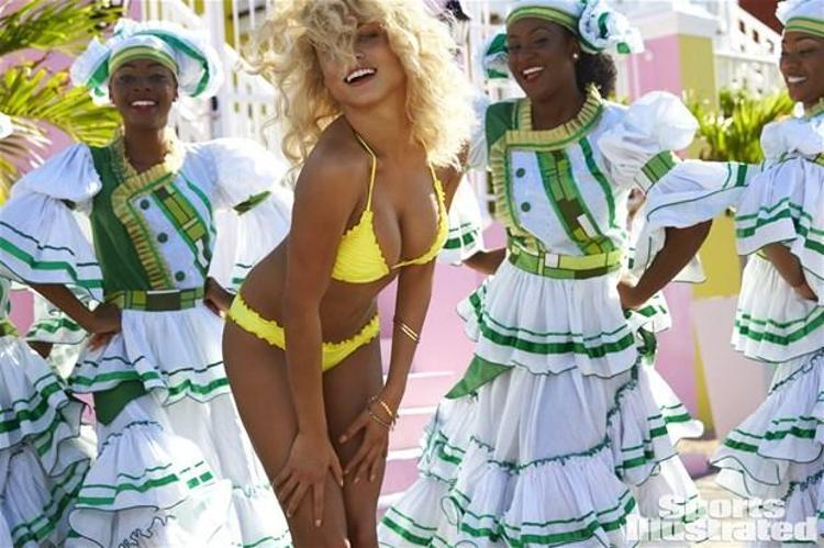 Rose Bertramdan seksi pozlar